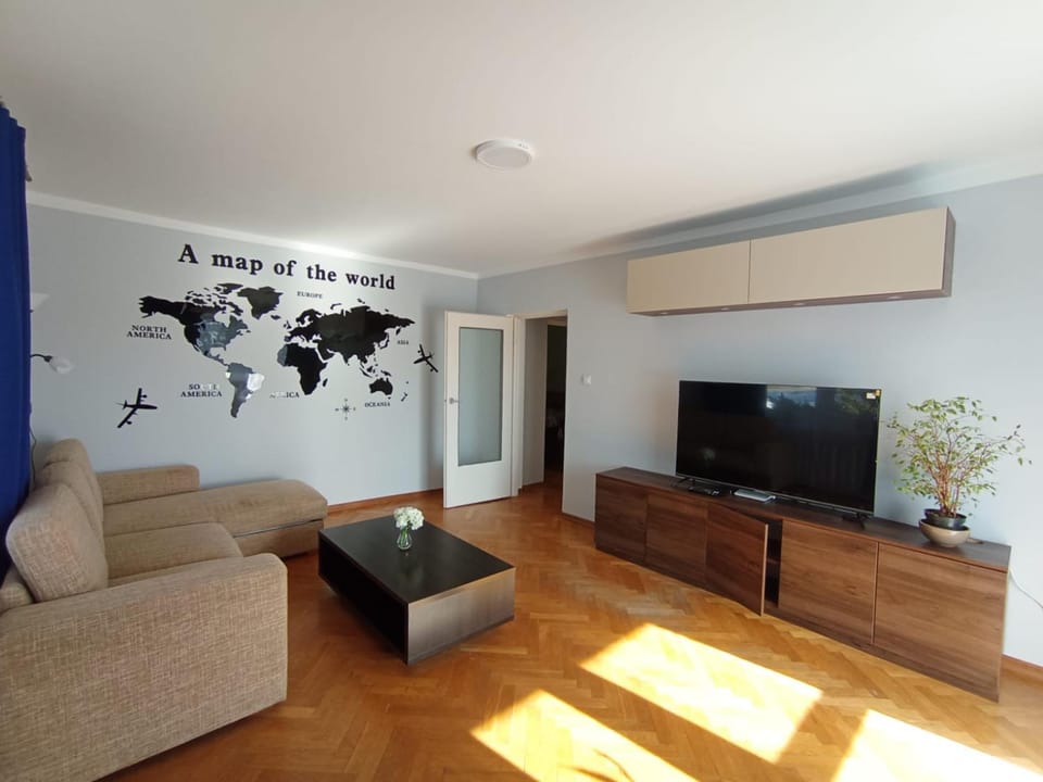 Communal lounge/ TV room, TV and multimedia, Living room, Seating area, Evening entertainment, internet, internet