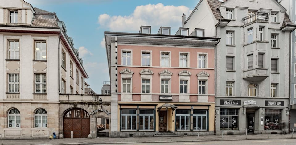 Property building, Day, Neighbourhood, City view
