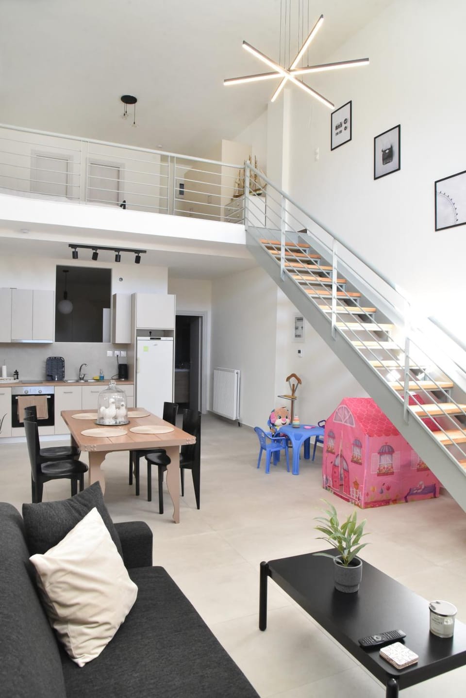 Living room, Dining area