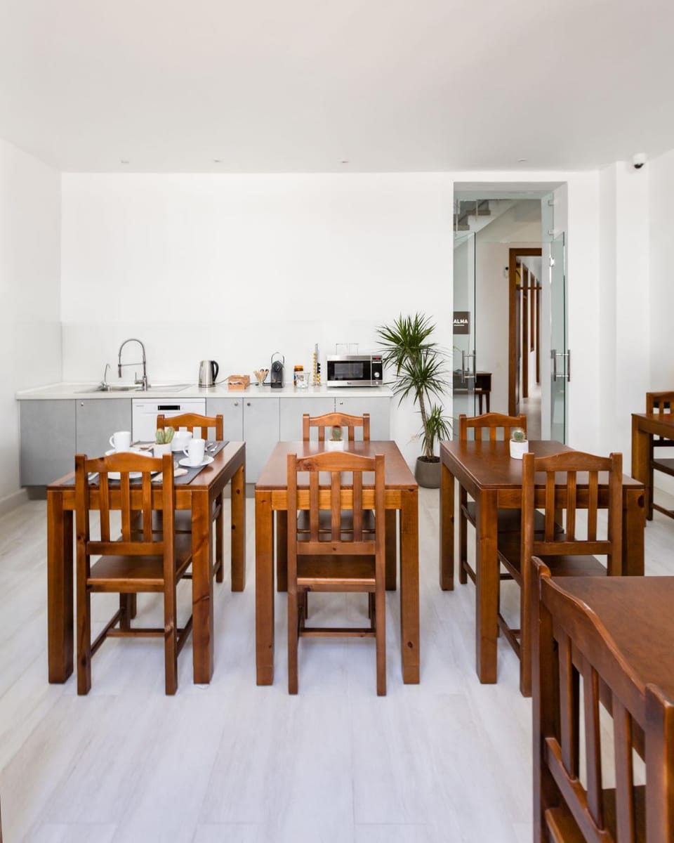 Seating area, Dining area