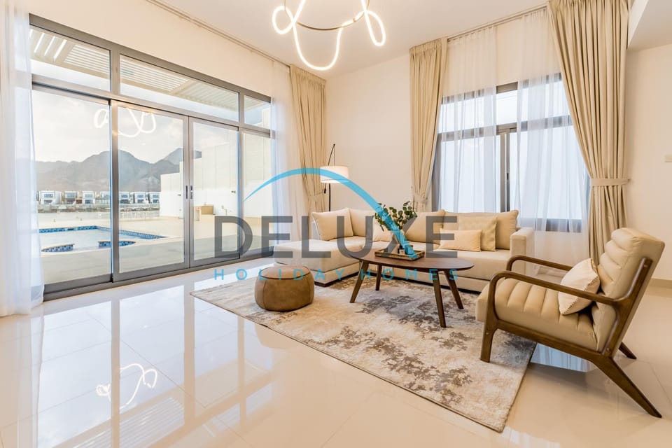 Living room, Mountain view