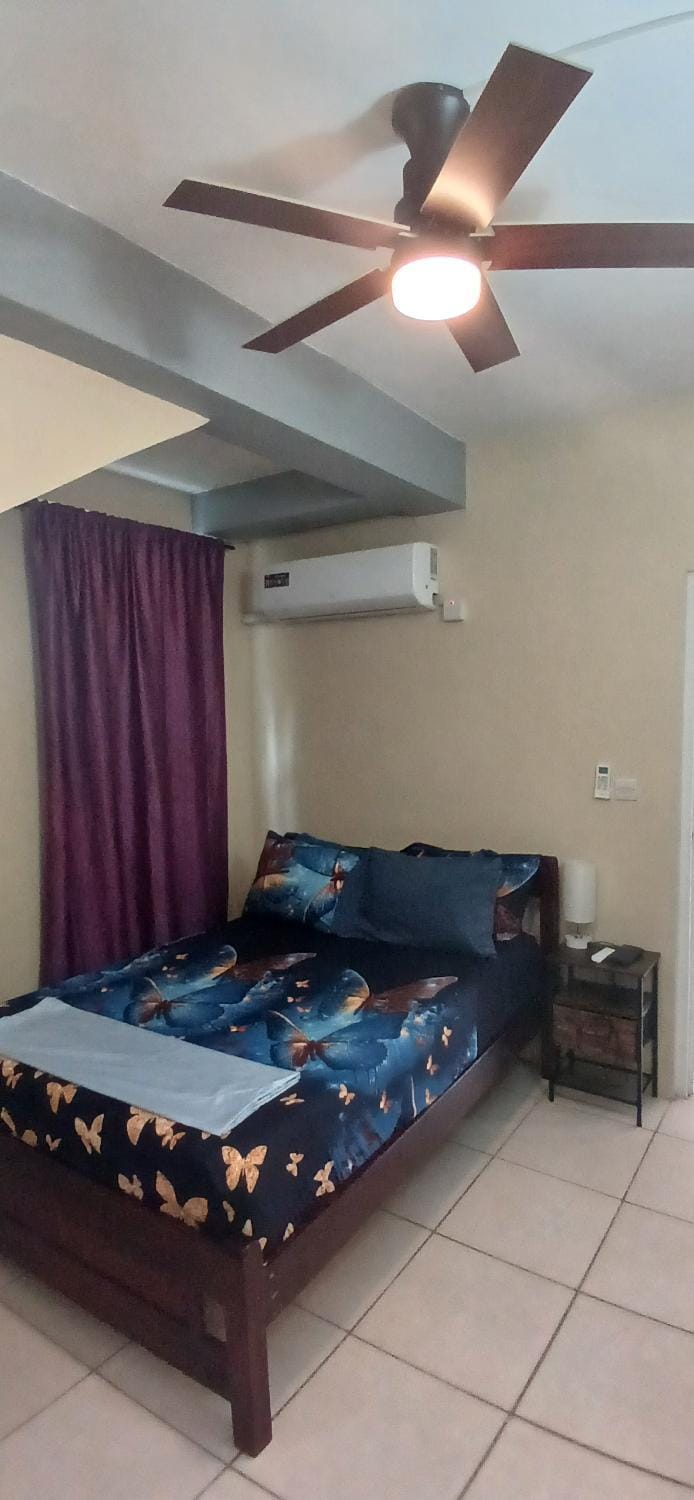 Bed, Photo of the whole room, Bedroom, air conditioner