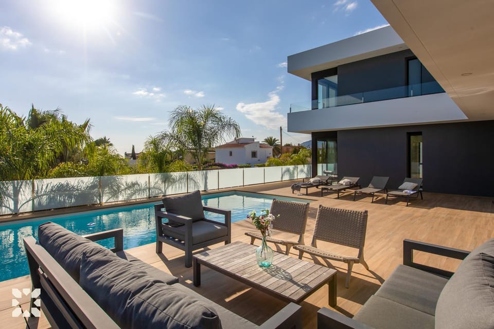 Patio, Day, Natural landscape, View (from property/room), Balcony/Terrace, Living room, Seating area, Pool view, Swimming pool, sunbed