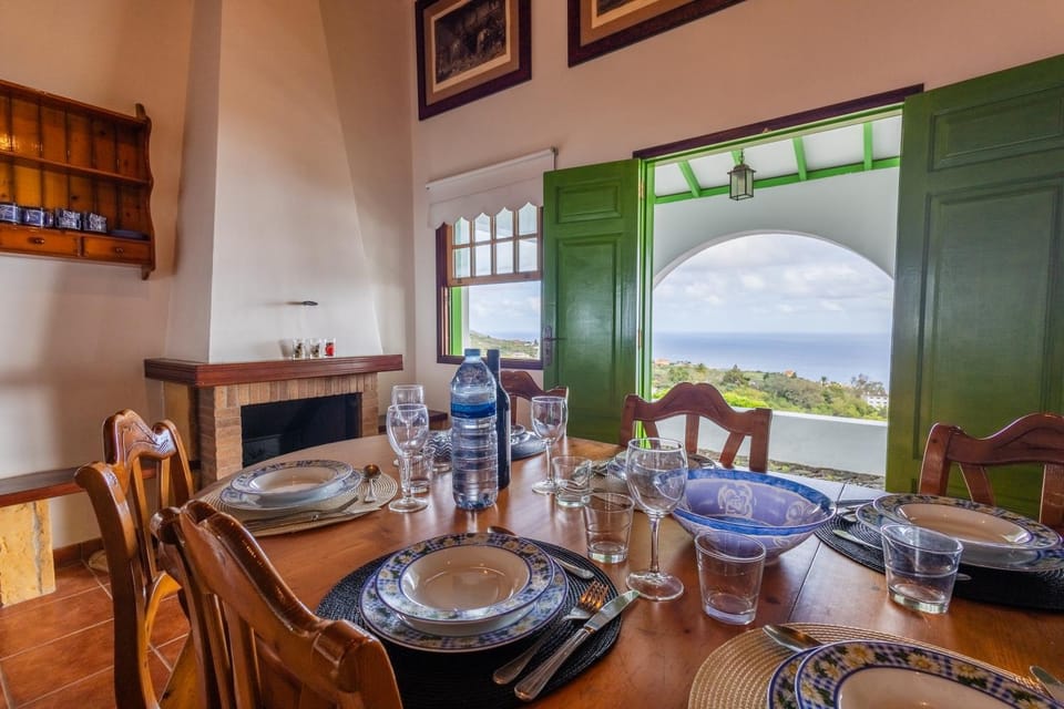 Kitchen or kitchenette, Dining area, Sea view, kitchen