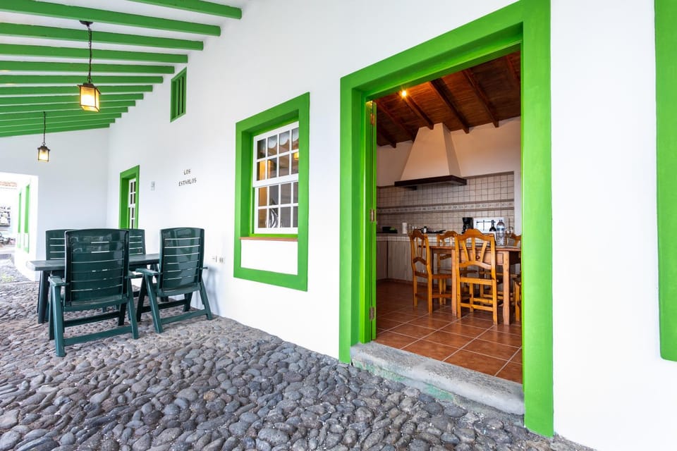 Balcony/Terrace, Kitchen or kitchenette, Dining area