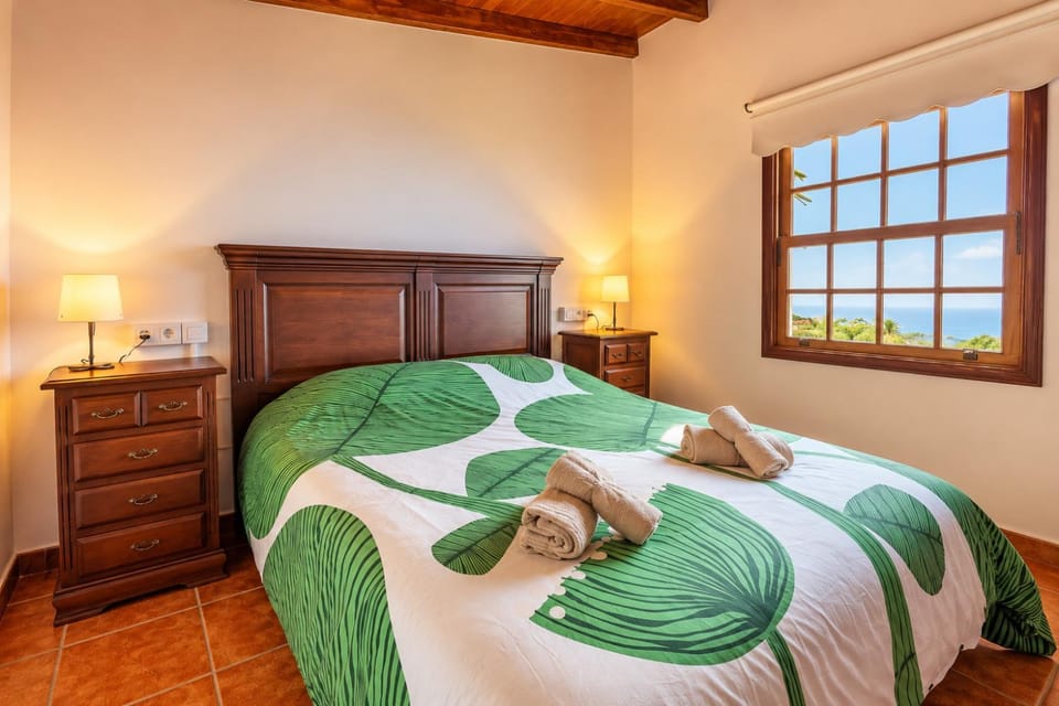 Bed, Photo of the whole room, Bedroom, Sea view