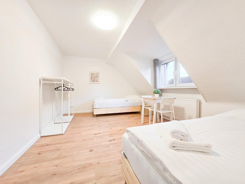 Bed, Photo of the whole room, Bedroom, heating, towels, wardrobe
