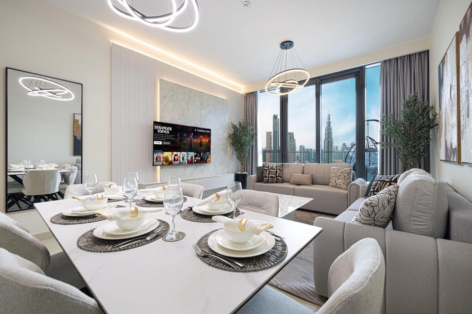 Living room, Dining area