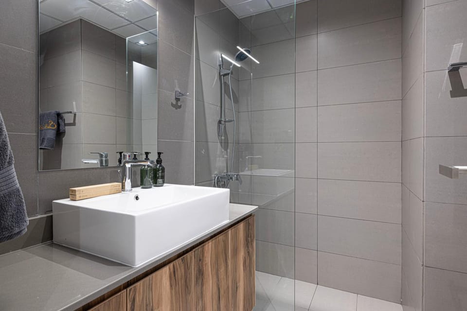 1BR The Sandstone Apartment by Blue Cloud Holidays Apartment in Al Sharjah