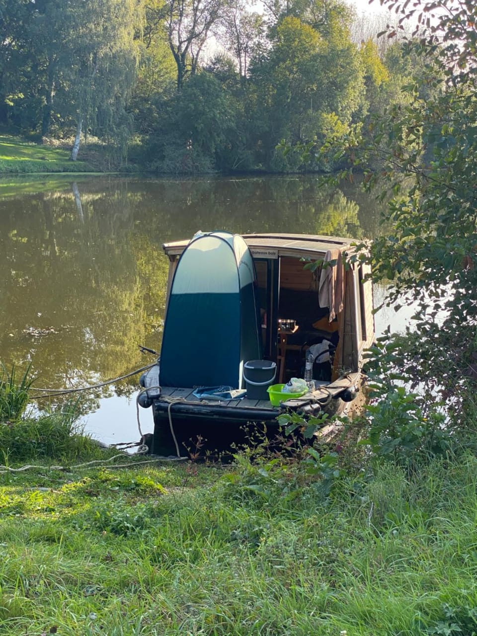Natural landscape, Activities, Coffee/tea facilities, Canoeing, Lake view, River view