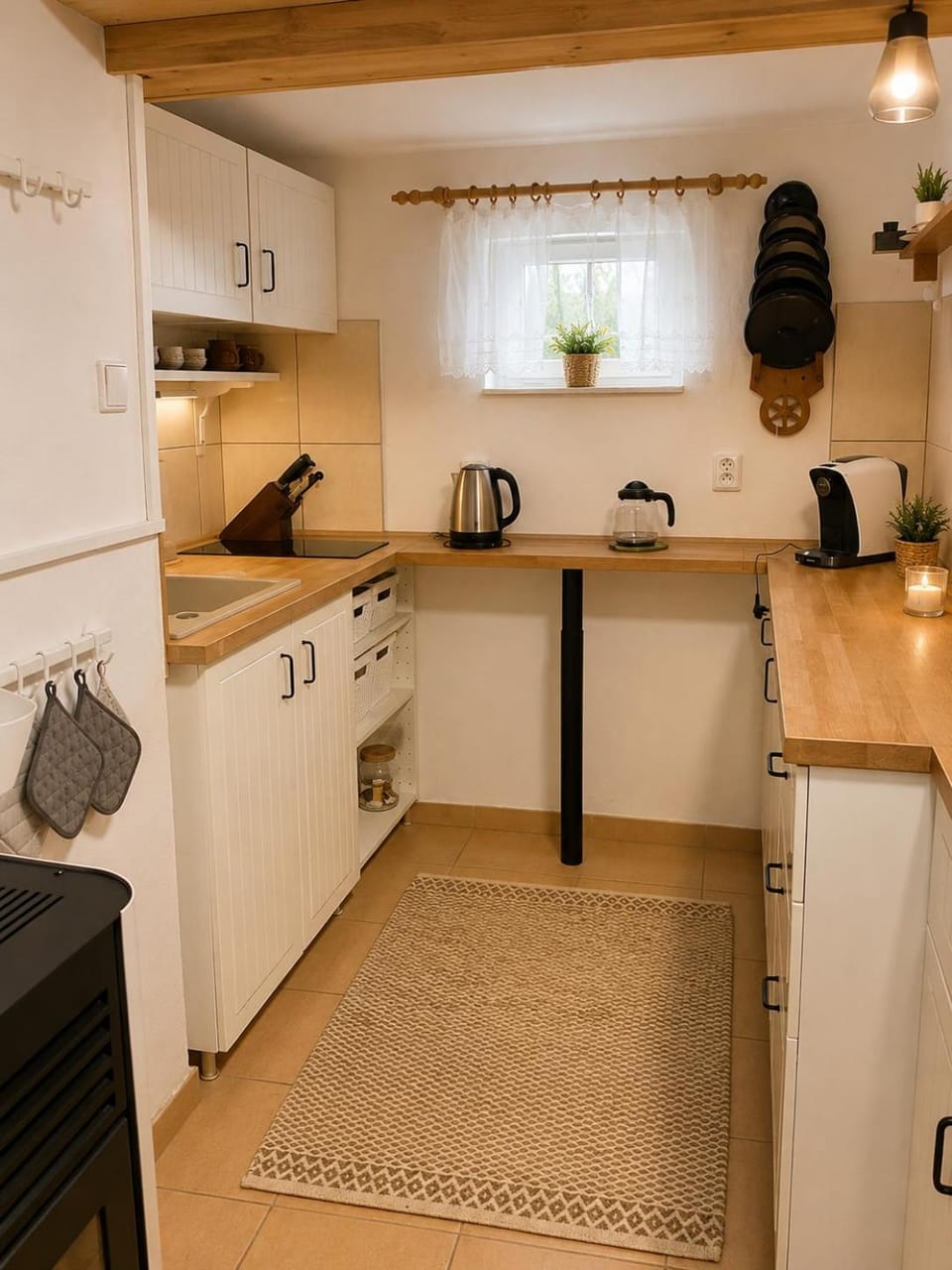Kitchen or kitchenette