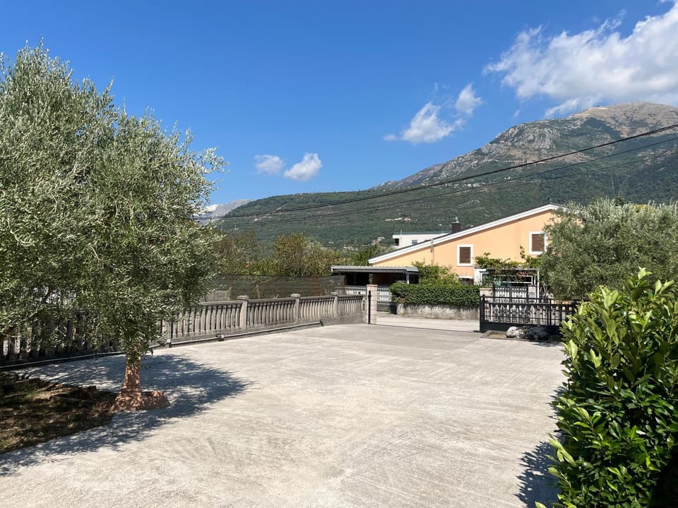 Apartman MIO Apartment in Kotor Municipality