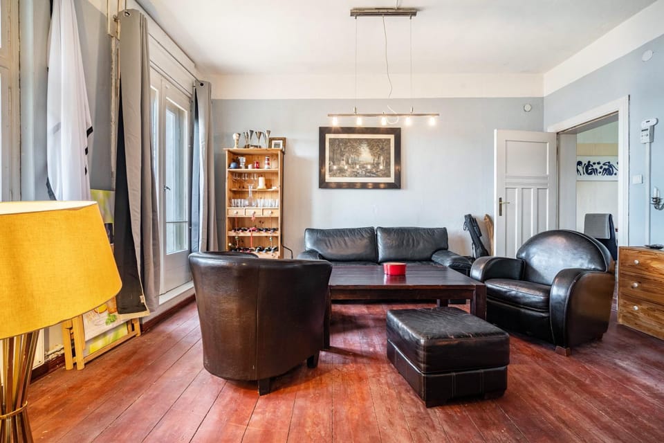 Property building, Living room