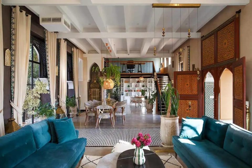 Living room, Seating area