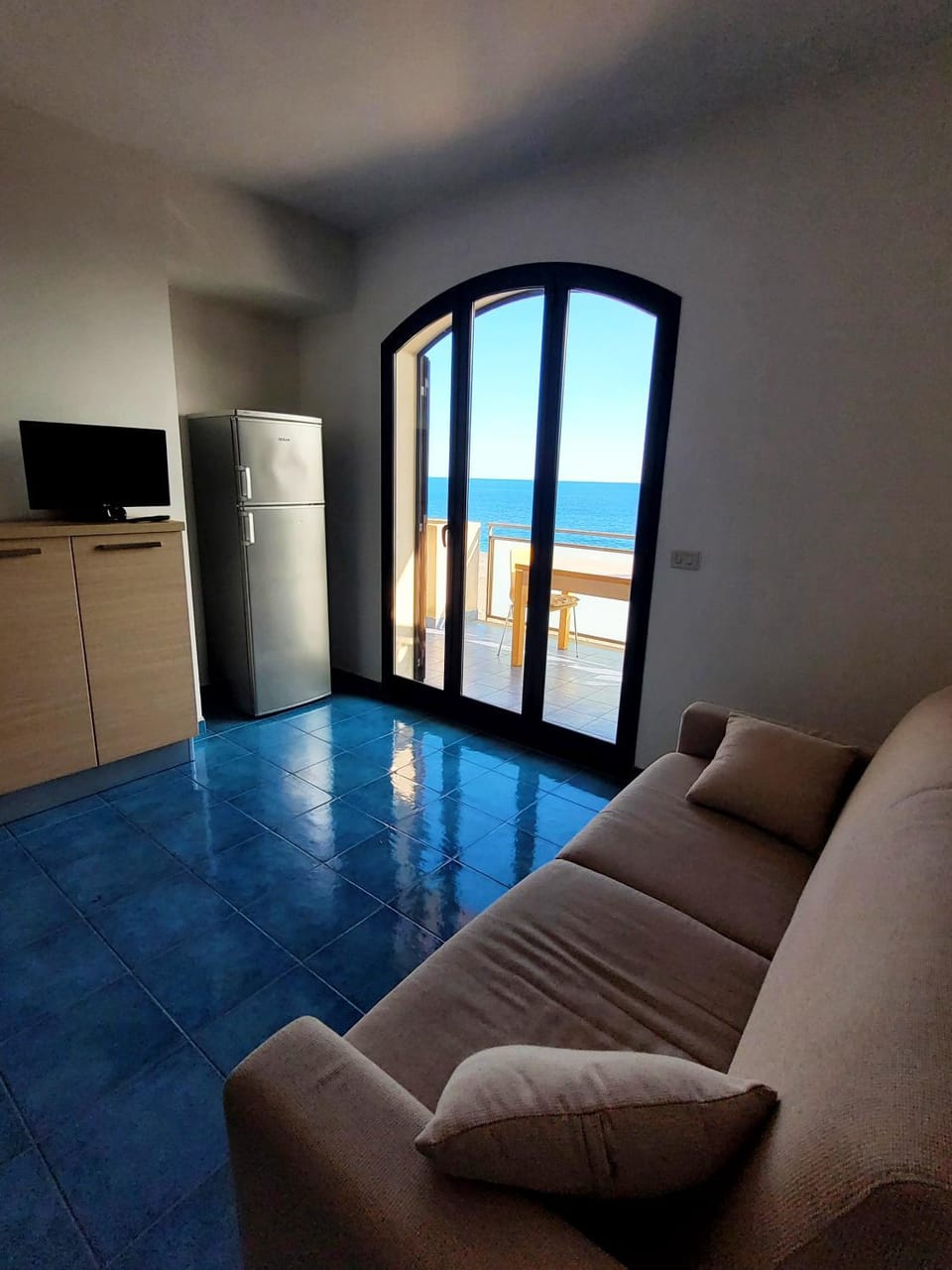 Natural landscape, Living room, Photo of the whole room, Seating area