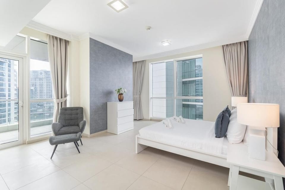Premium 3-bedroom with Direct Beach Access in JBR Apartment in Dubai