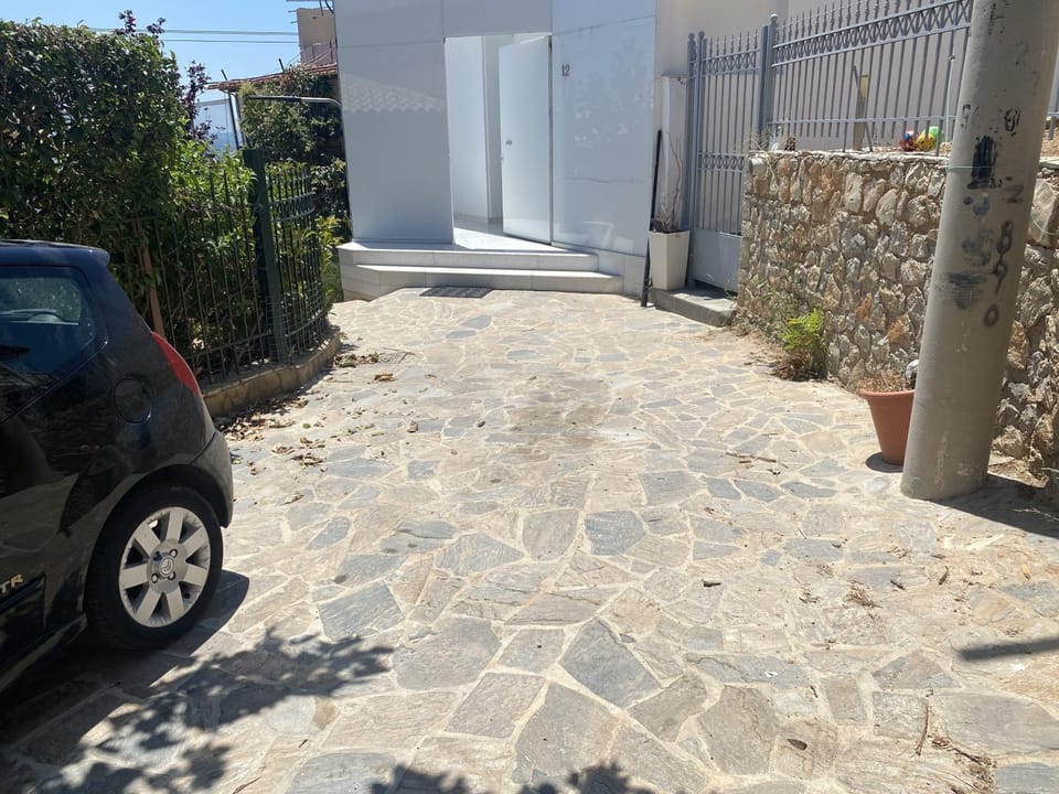 Facade/entrance, Parking