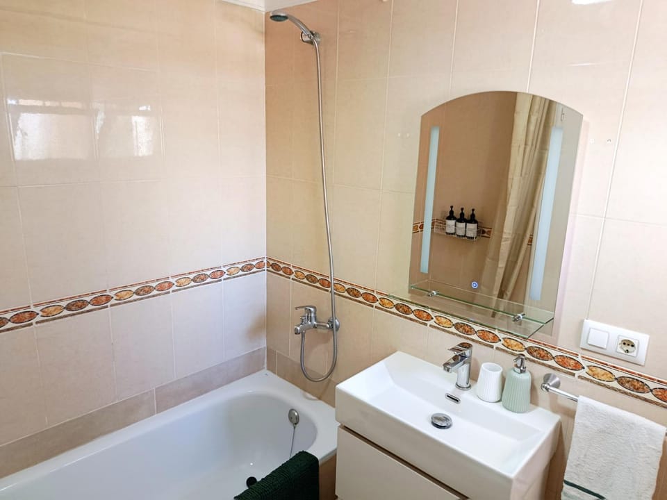 Toilet, Bathroom, Bath, towels