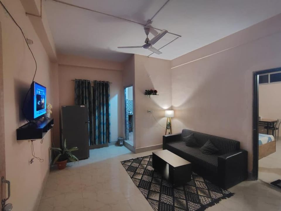 Maddy's Guest House Bed and Breakfast in Bangladesh