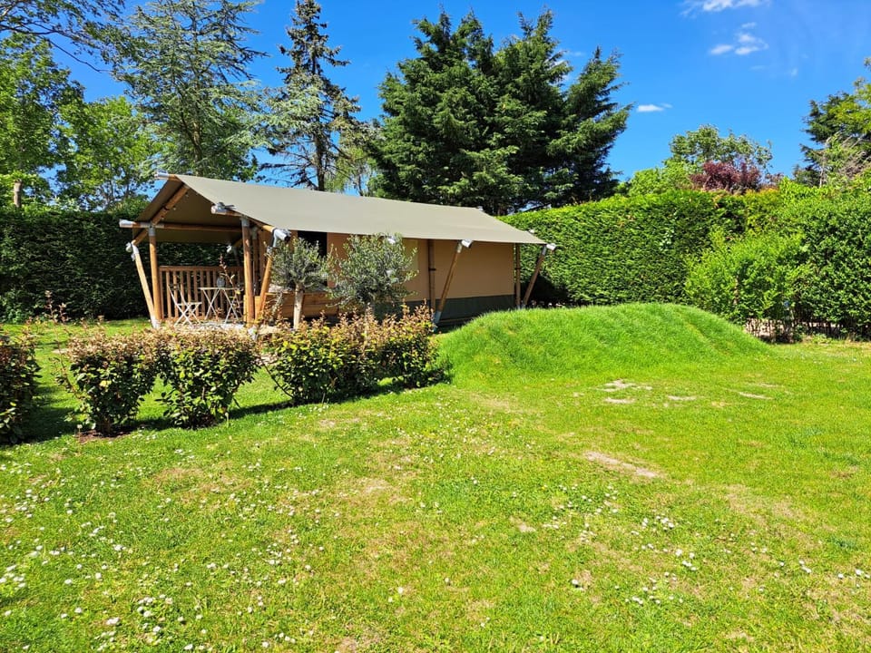 Zeeuwse Landhoeve Safaritent Luxury tent in Brouwershaven