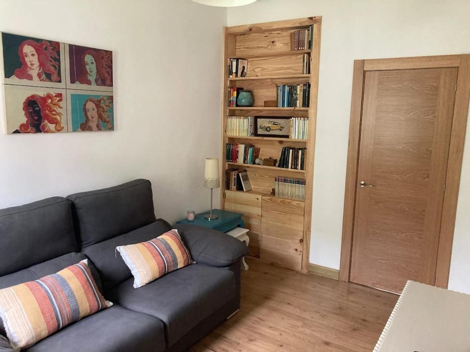 Library, Living room