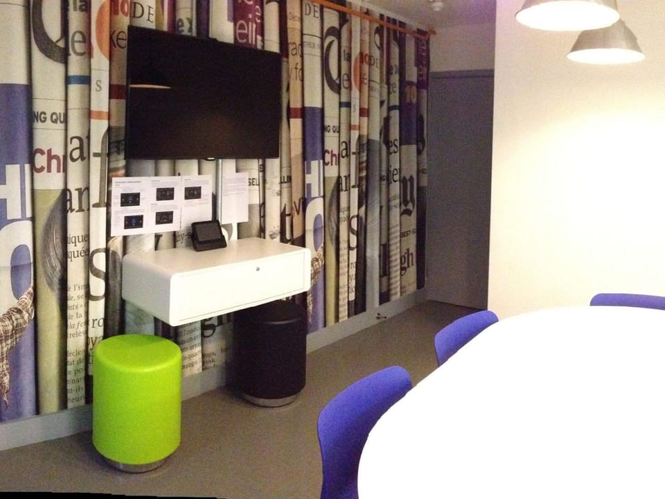 Communal lounge/ TV room