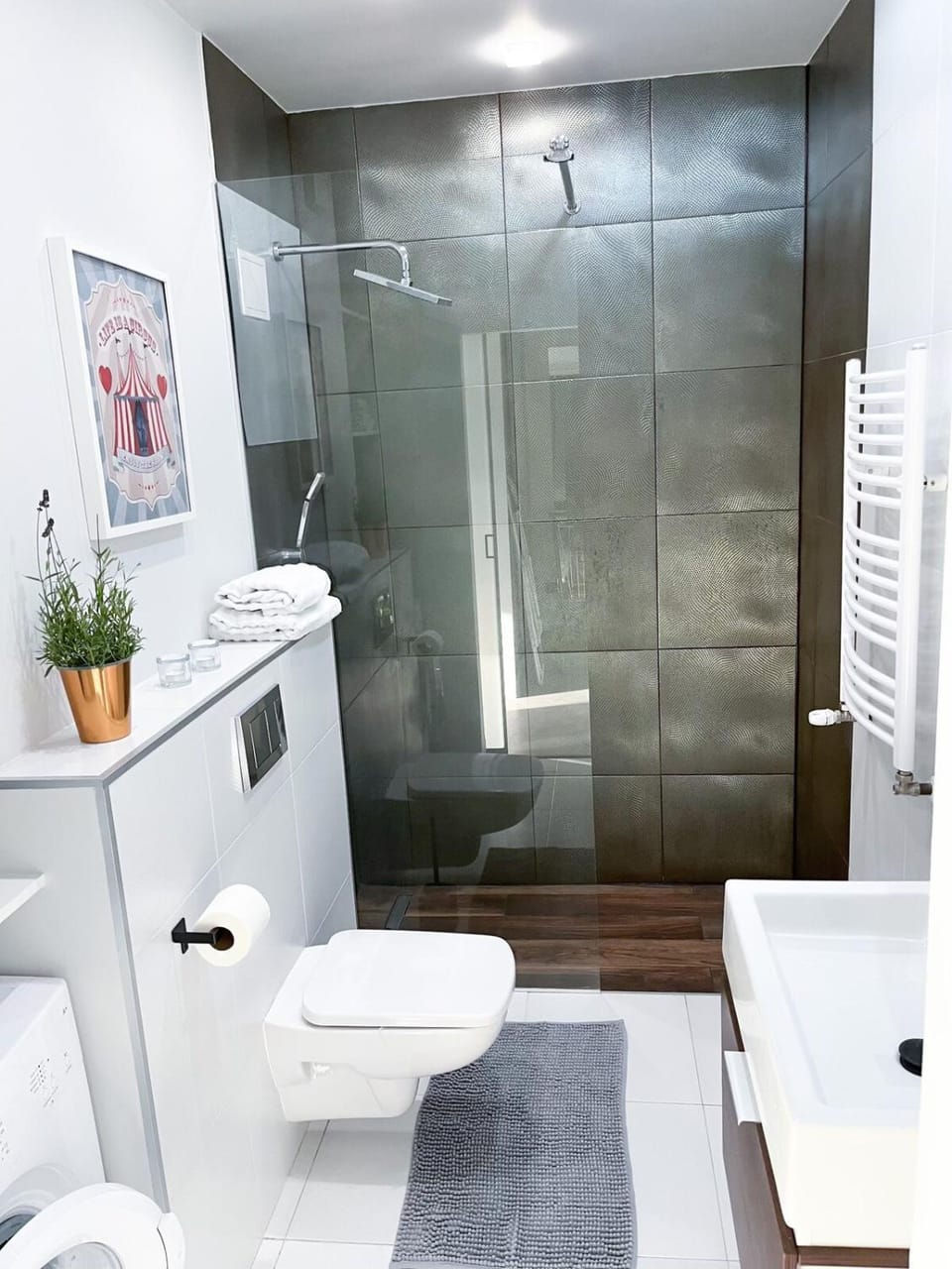 Shower, Toilet, Bathroom