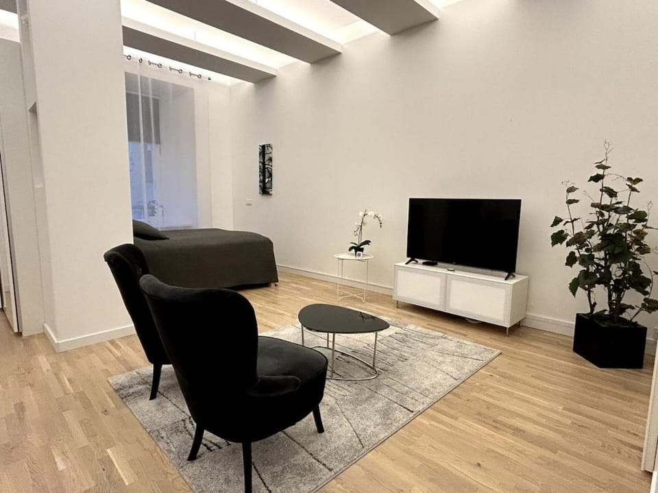 TV and multimedia, Seating area