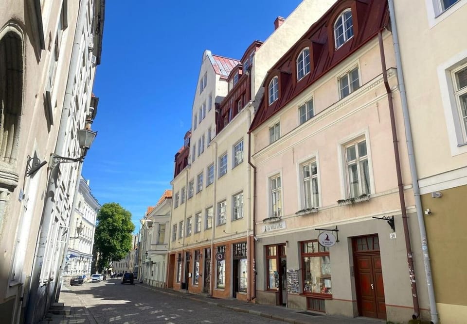 Property building, Street view, Location