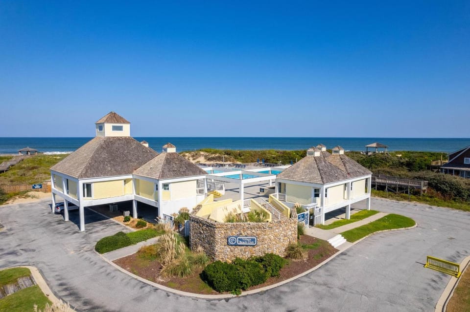 L05 Bubbles Up House in Roanoke Island