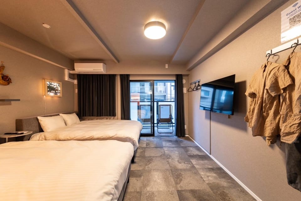 Bed, TV and multimedia, Photo of the whole room
