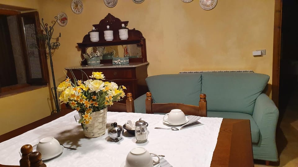 Dining area, Breakfast