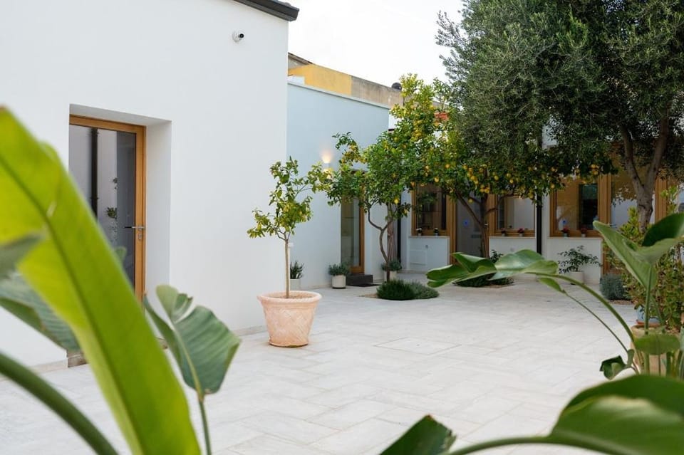 Property building, Spring, Day, Garden, Garden view