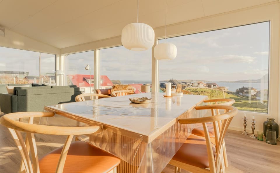 View (from property/room), Living room, Seating area, Dining area