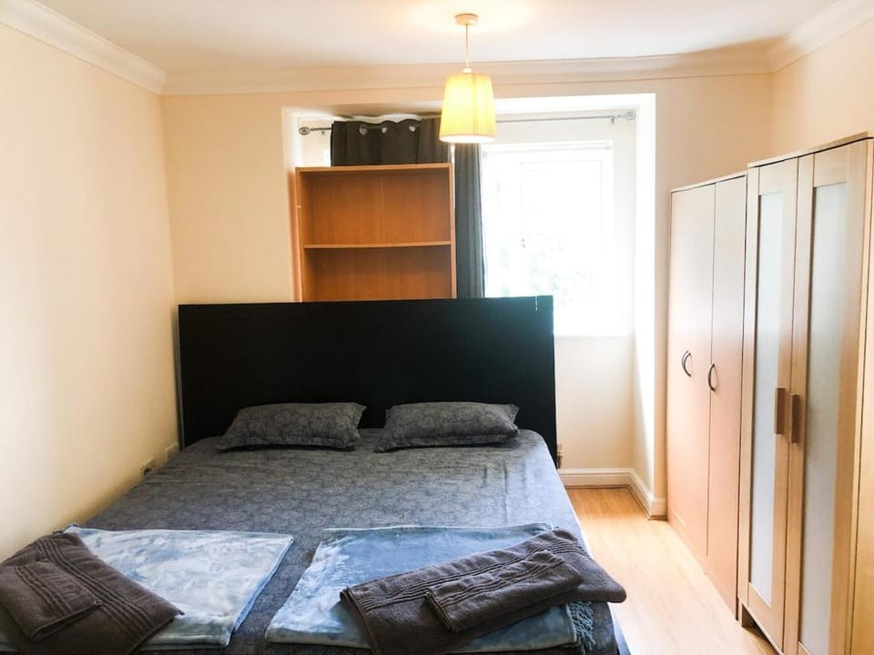 Regal Comfort - Stay in Harrow Apartment in Harrow