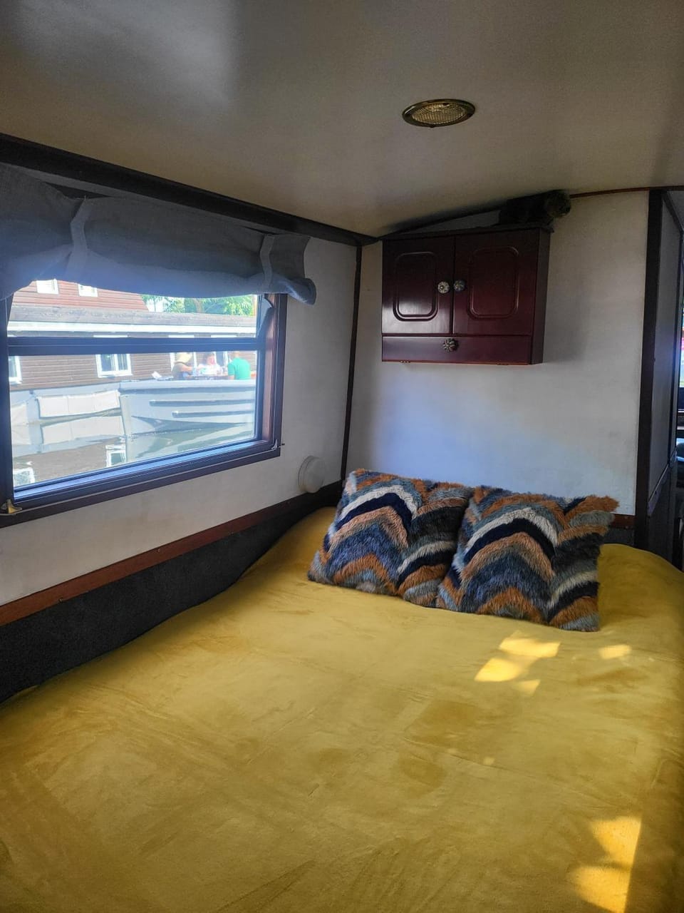 Comfy Canal in Little Venice for Family & Friends Docked boat in City of Westminster