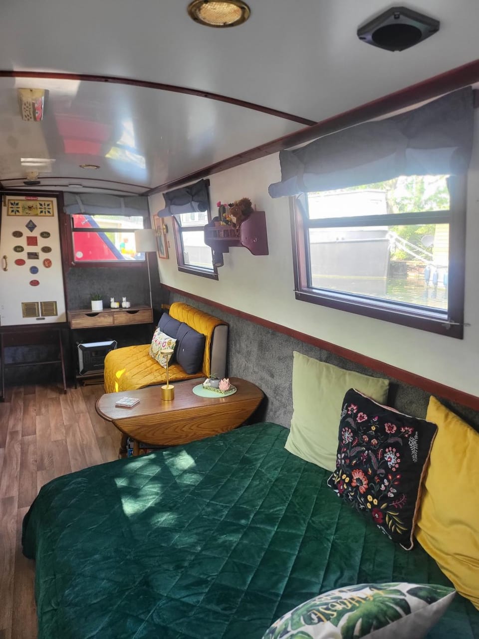 Comfy Canal in Little Venice for Family & Friends Docked boat in City of Westminster