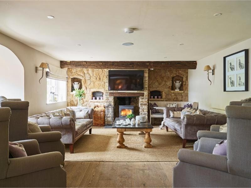 The Plough Inn - Private Pub with Bar & Hot Tub House in Wales