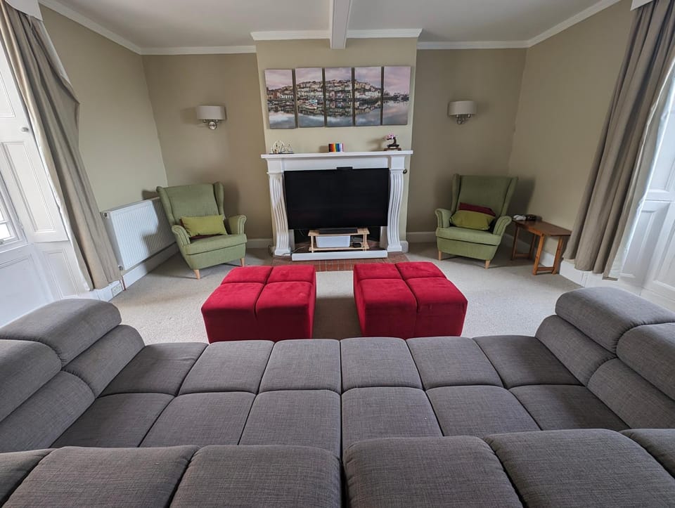 Communal lounge/ TV room