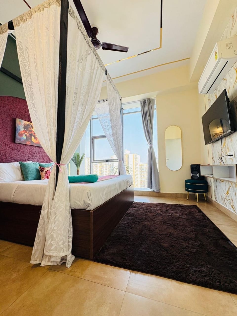 Enjoy 1BHK City View & Swimming pool With Lockwoodzz Apartment in Noida
