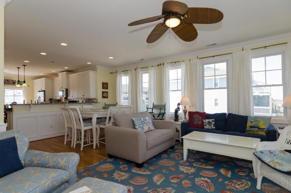 CB Sea #1 by Bryant Real Estate House in Carolina Beach