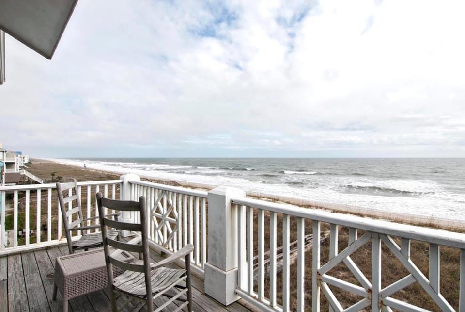 CB Sea #1 by Bryant Real Estate House in Carolina Beach
