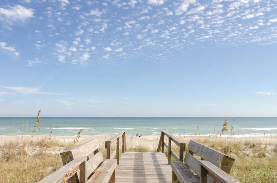 CB Sea #1 by Bryant Real Estate House in Carolina Beach