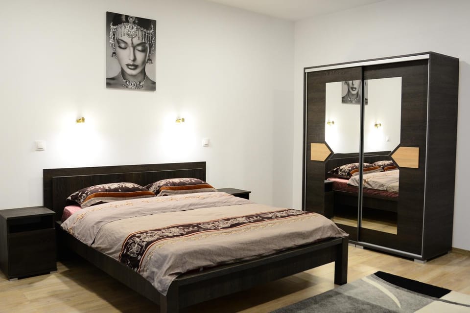 Bed, Photo of the whole room, Bedroom, wardrobe
