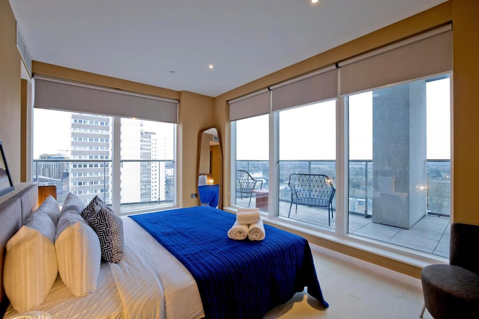 Bed, View (from property/room), Balcony/Terrace, Seating area, Bedroom, towels
