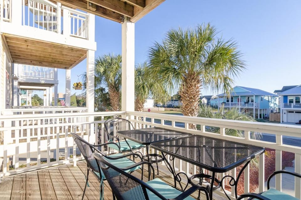 Vitamin Sea by Bryant Real Estate House in Carolina Beach