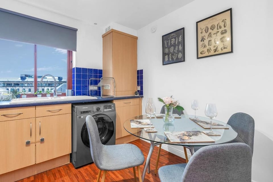 Modern 2 bedroom apartment in City Centre Apartment in Edinburgh
