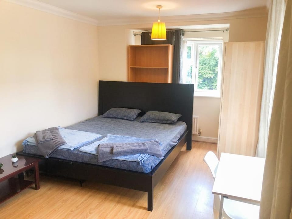 Cozy Escape in Harrow Apartment in Harrow