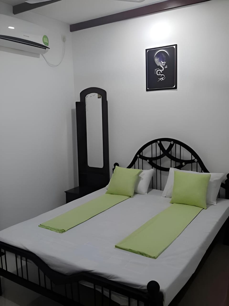Bed, Bedroom, air conditioner