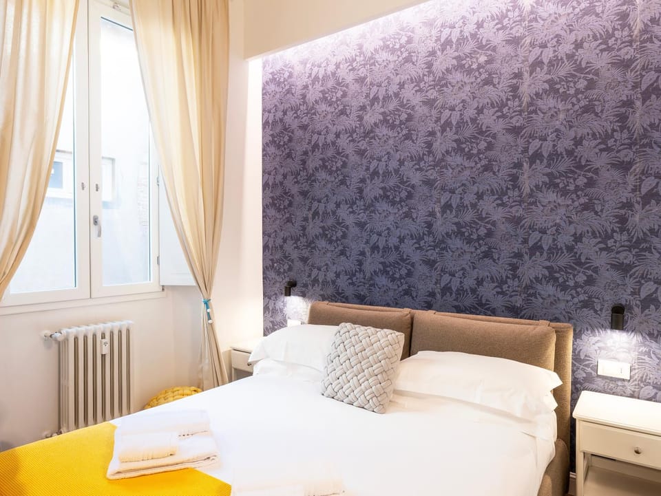 FourSeason's Luxury D'Art Suite Apartment in Florence
